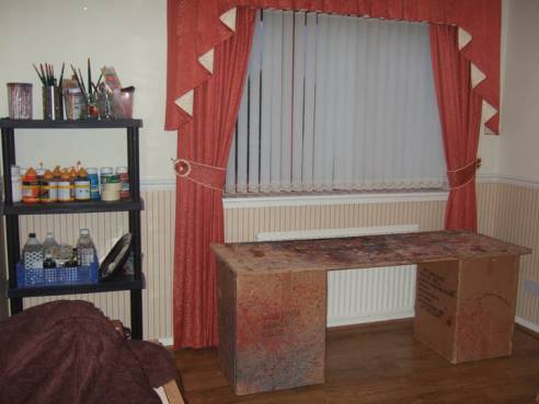 the curtains and painting bench